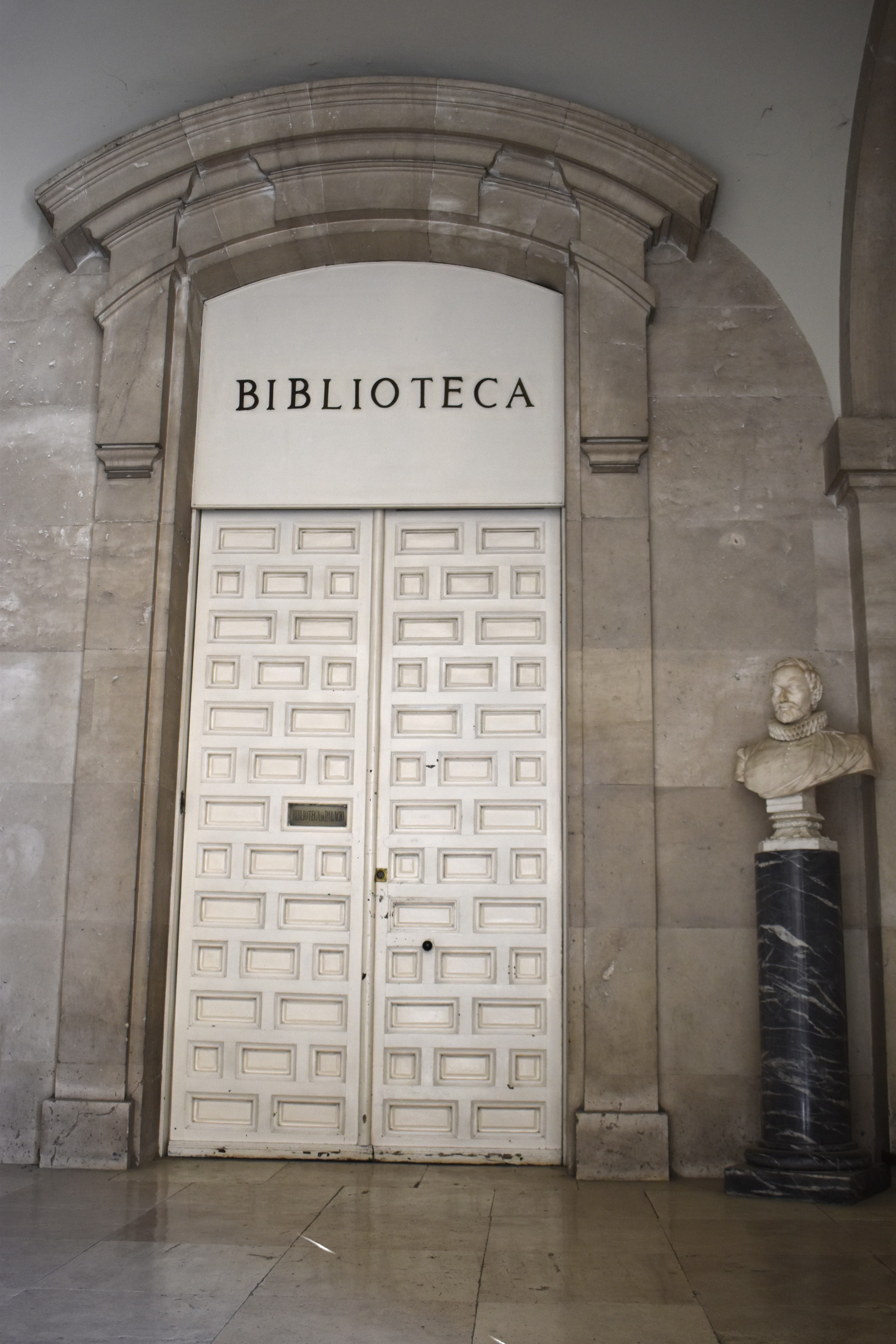 Entrada Real Biblioteca